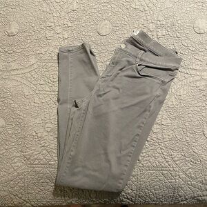 Stylish Gray Skinny Jegging
